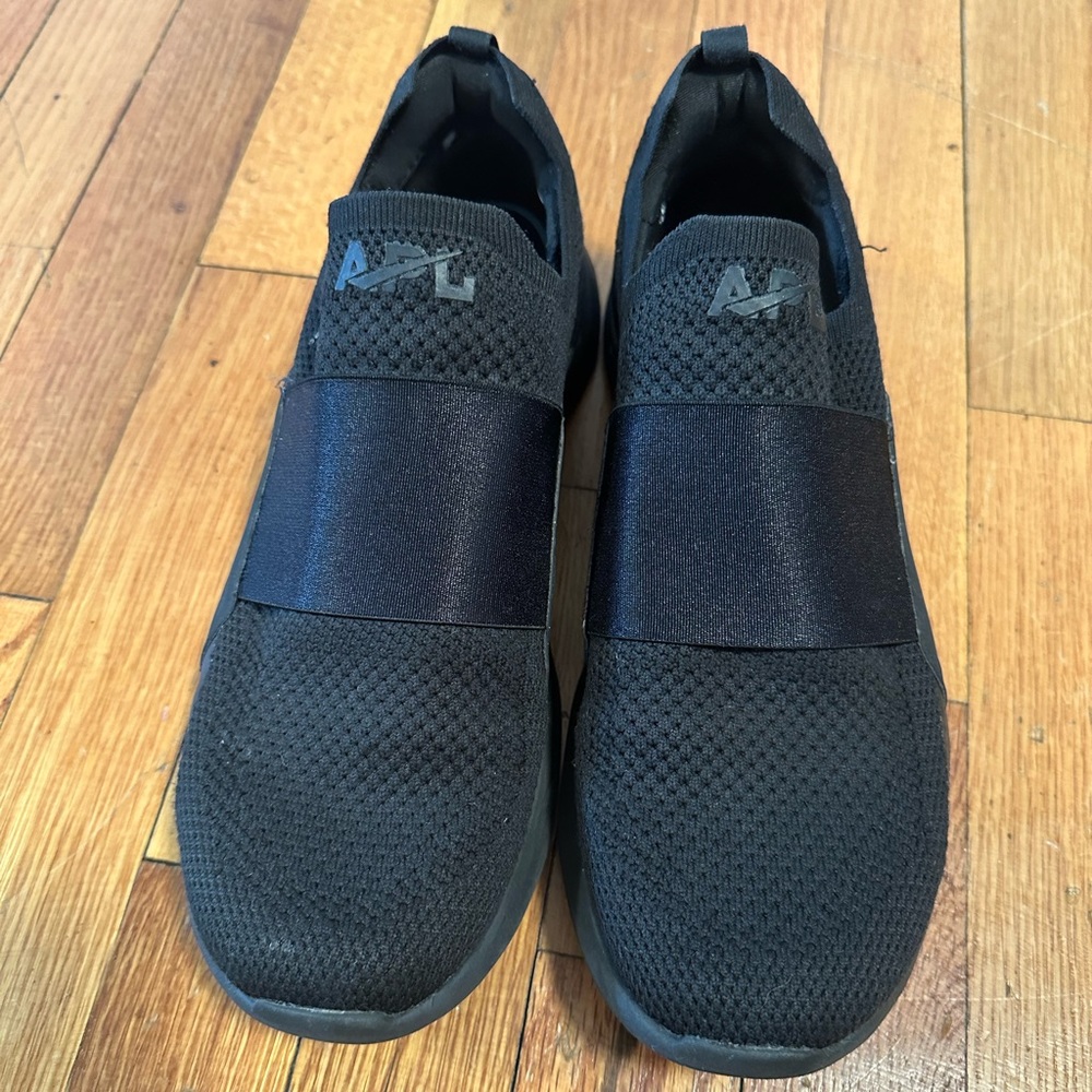 APL Sneakers